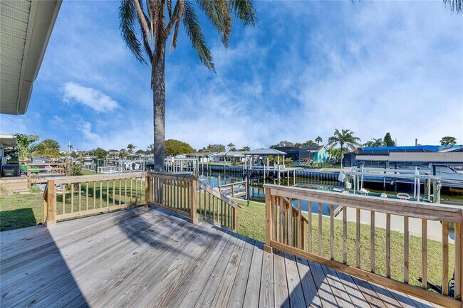 Building Photo - 1025 Apollo Beach Blvd