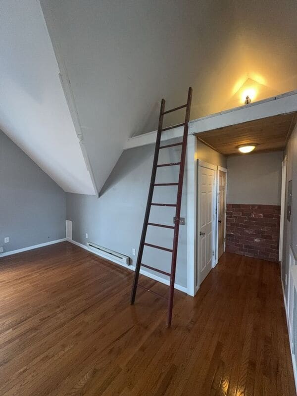 Building Photo - 746-748 River Street