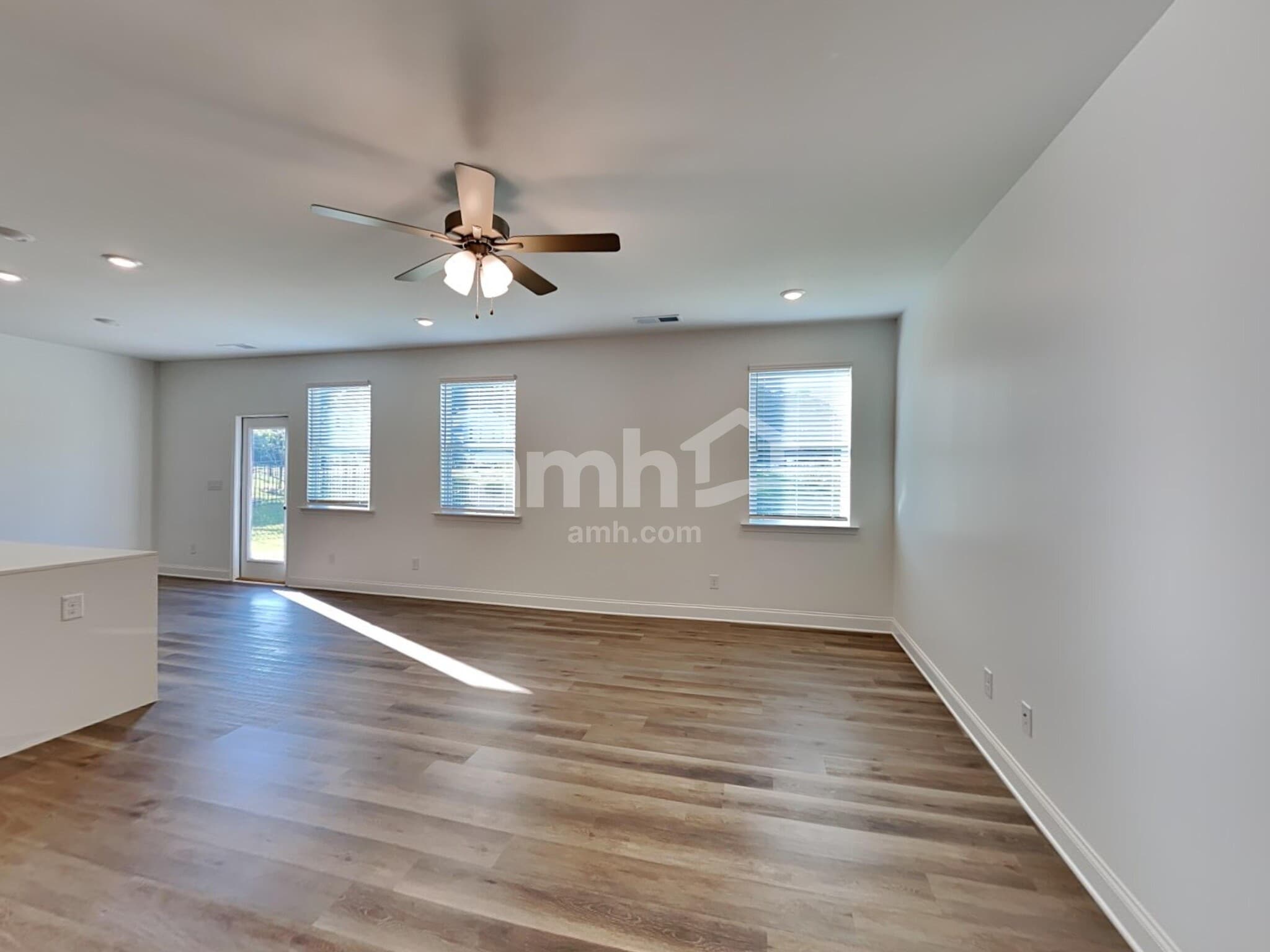 Building Photo - 1007 Highland Walk