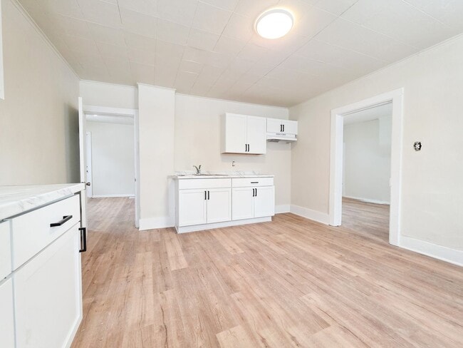 Building Photo - 1405 Day St