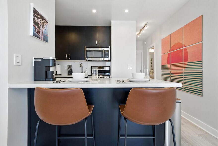 Building Photo - 899 Pine St