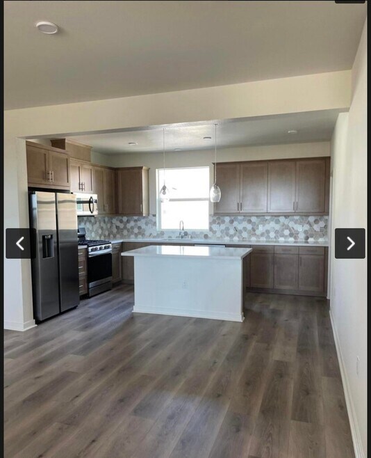Building Photo - 633 Winchester Dr