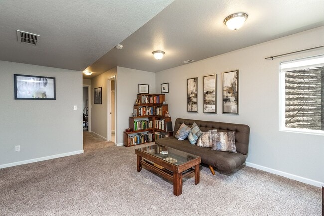 Building Photo - 7256 Red Cardinal Loop
