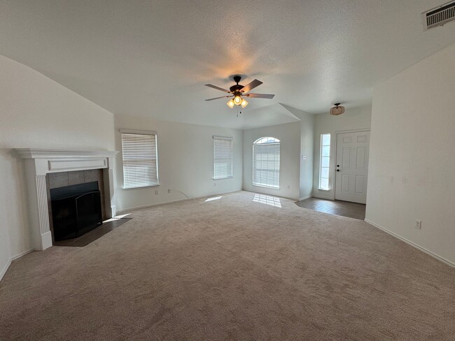Building Photo - 9306 Cricket Dr