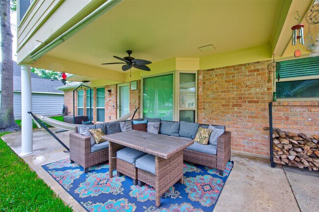Building Photo - 746 Stone Mountain Dr