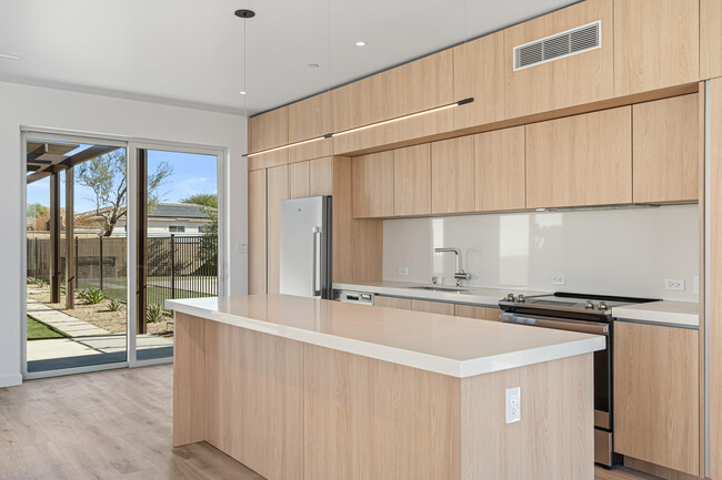 Building Photo - 13852 Scenic Crest Cir