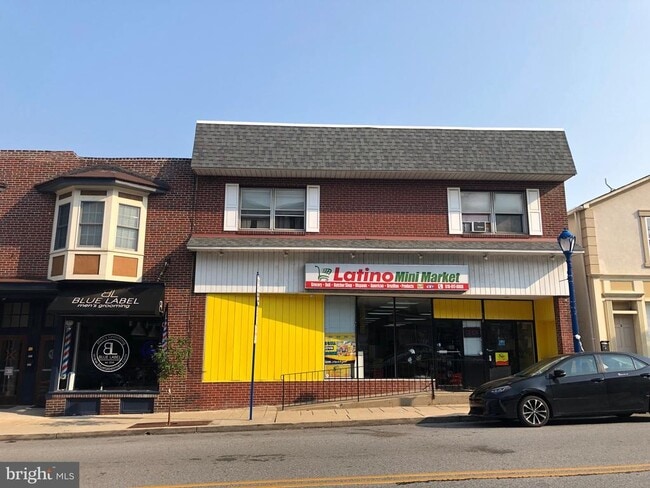 Building Photo - 317 BRIDGE St