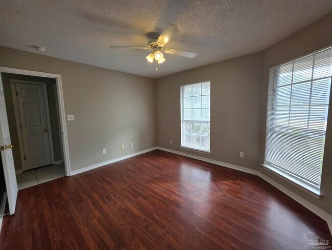 Building Photo - 6913 Hanover Ct