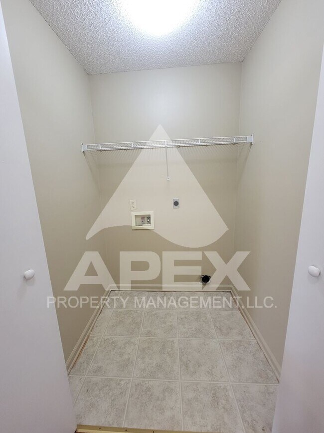 Building Photo - Beautiful 3Bd – 2Ba Single Family home on culdesac w/2 Car Garage in Powell off Emory Road!