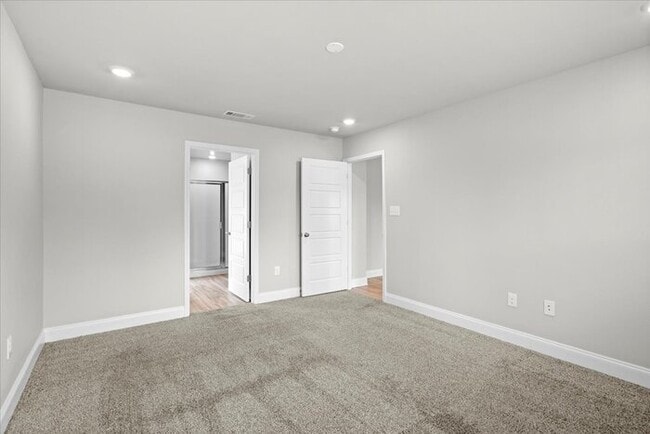 Building Photo - 18401 Elkwood Dr