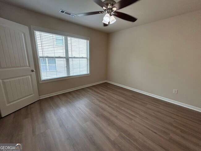 Building Photo - 1240 Apple Blossom Dr