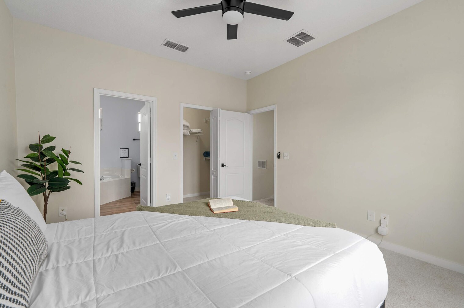 Building Photo - 740 Brunello Dr