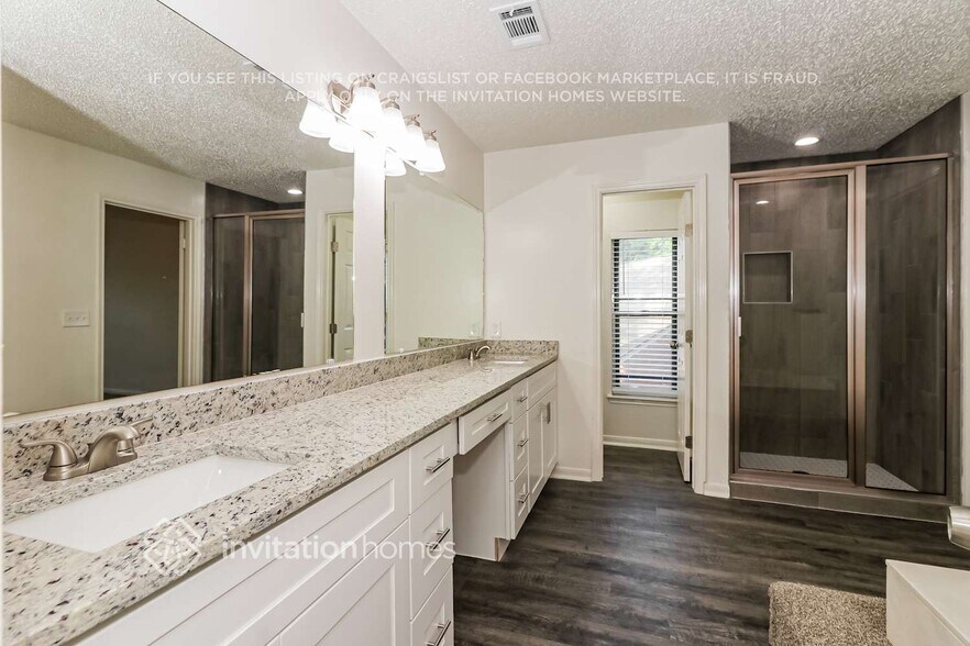 Building Photo - 7723 Pine Center Dr