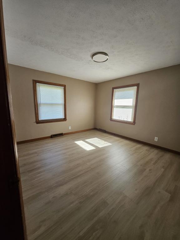 Building Photo - 212 Maevi Dr