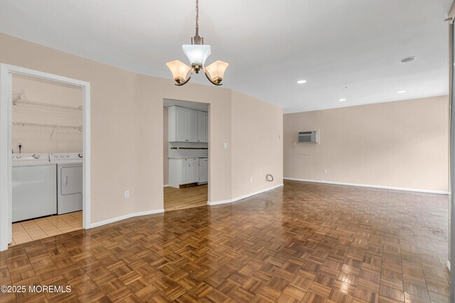Building Photo - 30 Meadow Green Cir