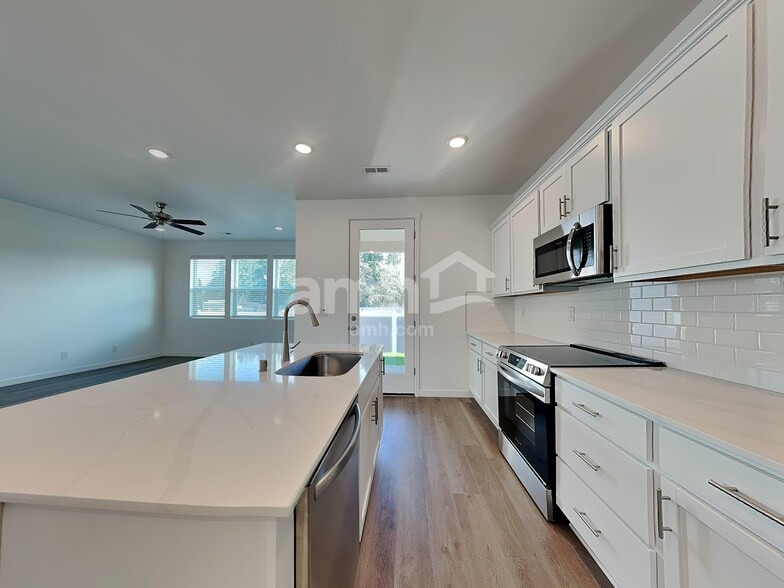 Building Photo - 5102 Turnstone St SE