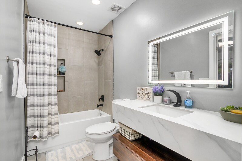 Building Photo - 6226 Timberwood Cir