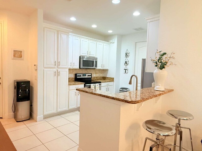 Building Photo - Beautiful 3-Bedroom Home in Lake Nona – $2...