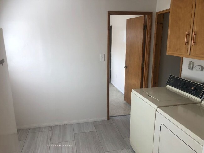 Building Photo - Beautiful Remodeled 3bd 2ba House in Wiseb...
