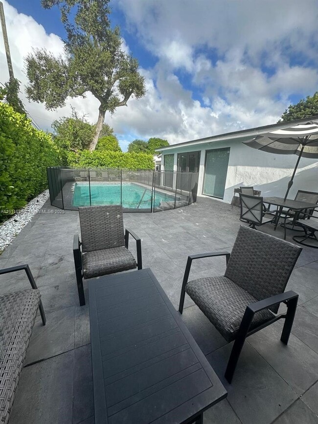 Building Photo - 575 NE 179th Dr