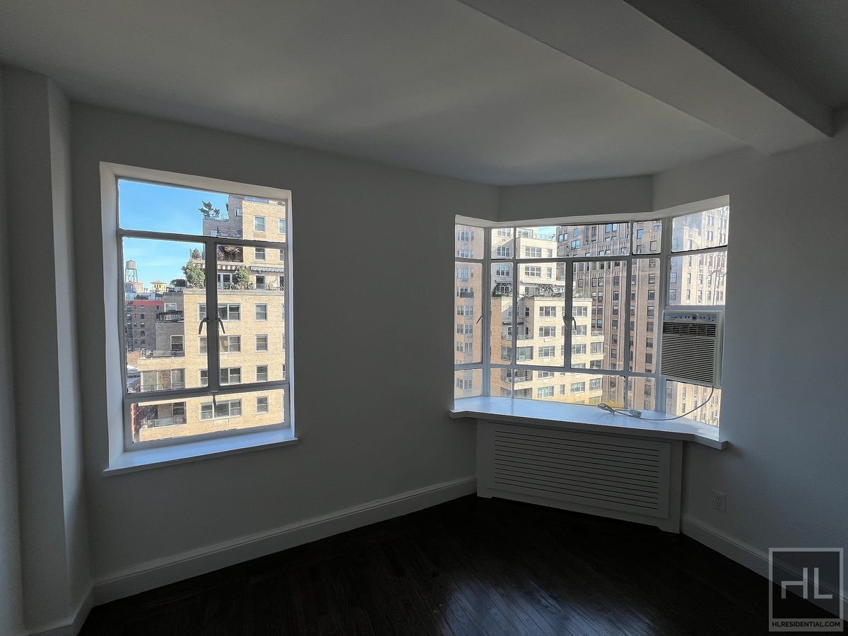Building Photo - FIFTH AVENUE