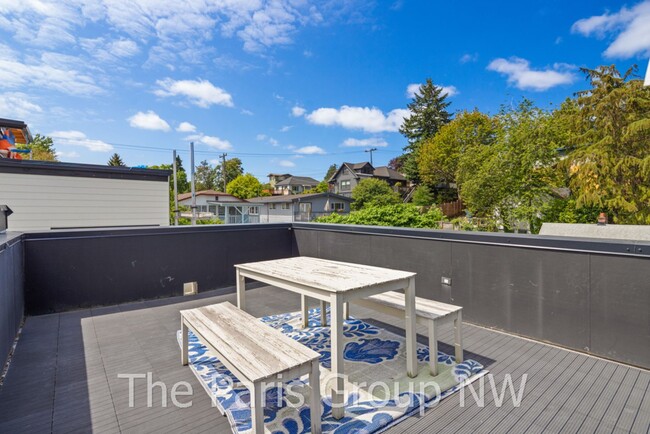 Building Photo - Modern 2BR Columbia City/Hillman City Town...