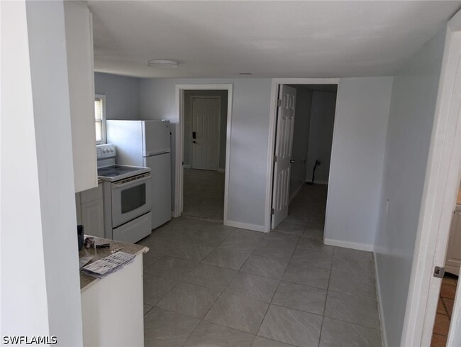Building Photo - 111 E Palmetto Ln