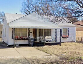 Building Photo - $1345 - 4 bed 1 bath - Single Family Home