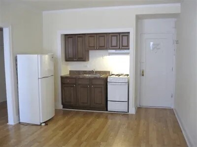 Primary Photo - 3335 W Diversey Ave