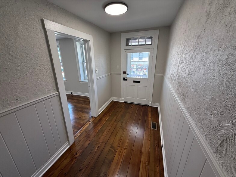 Front Entry - 13 N Main St
