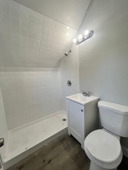 96 Lembeck Ave 3 - 188 Lembeck Ave