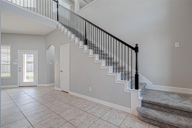 Building Photo - 30806 Academy Trace Dr