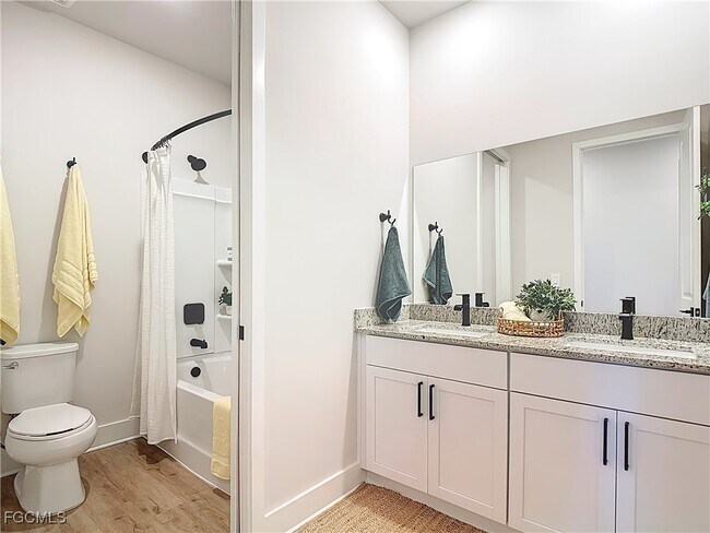 Building Photo - 8735 Catamaran Dr