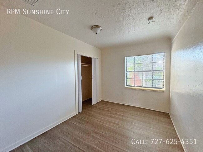 Building Photo - 3467 16th Ave S