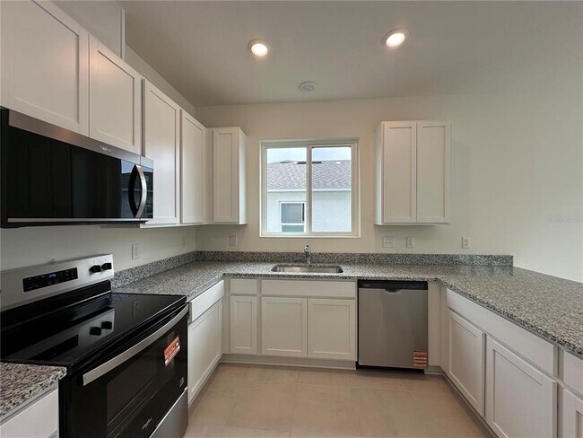 Building Photo - 37411 Roanoke River Wy