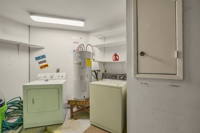 Building Photo - 16323 Summer Dawn Ln