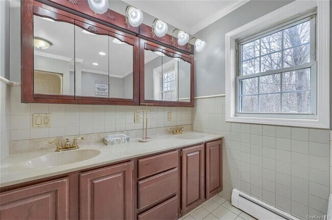 Building Photo - 53 Valley Stream Dr