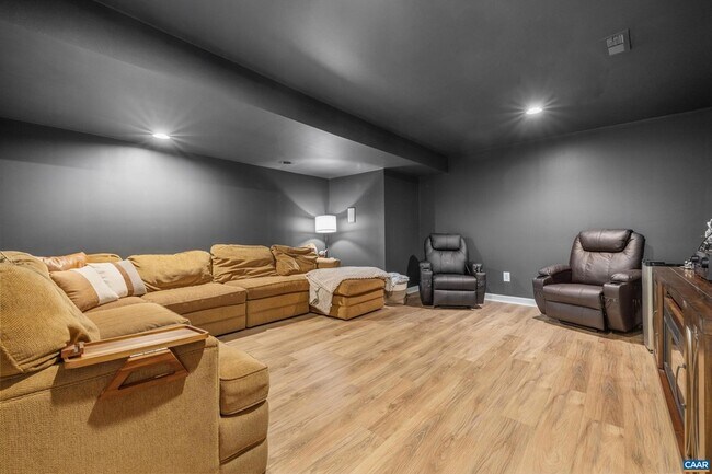 Building Photo - 137 Whispering Woods Pl