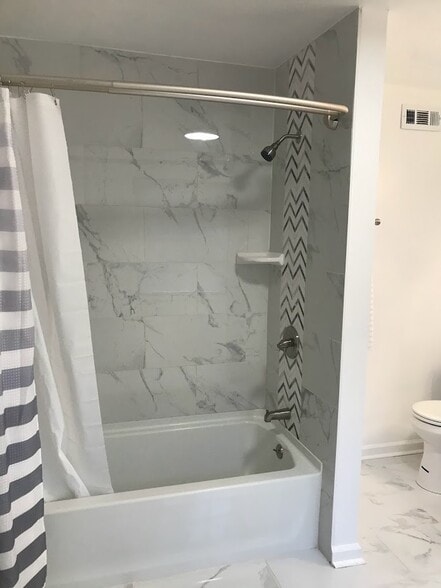 Building Photo - 4012 Meadow Rd