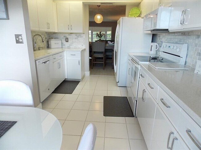 Building Photo - 1701 Andros Isle