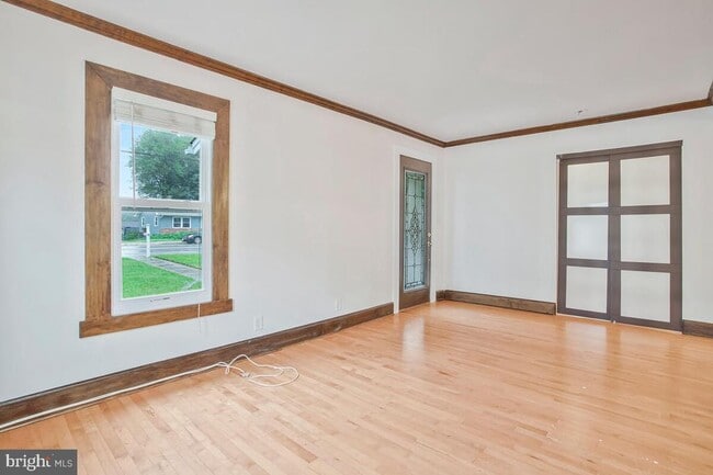 Building Photo - 1009 Tyler Ave