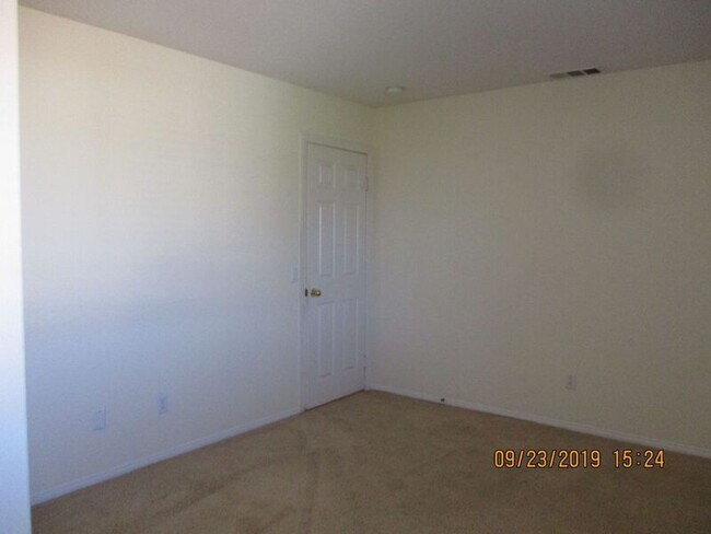 Building Photo - 31419 Orchard Ln
