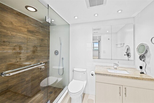 Building Photo - 650 West Ave