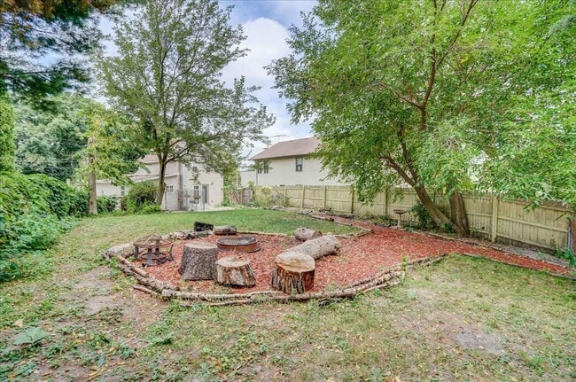 Building Photo - 4517 Field Ave