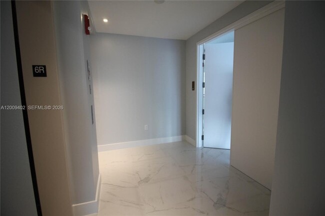 Building Photo - 5000 Island Estates Dr