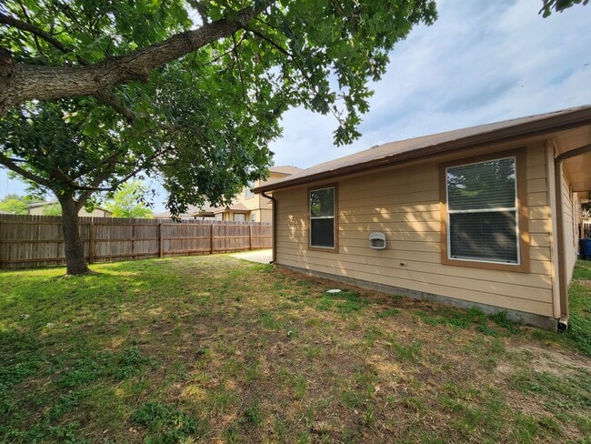 Building Photo - No Carpet / Storage Shed / Back Patio  /  ...