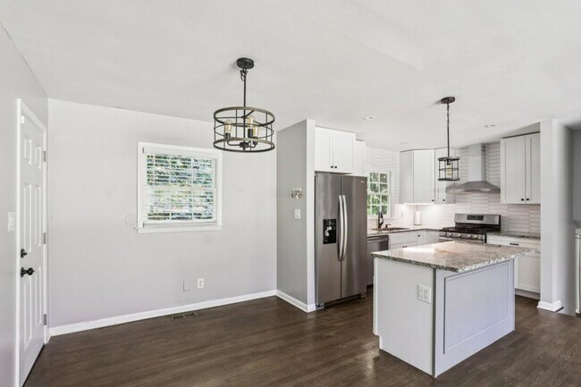 Building Photo - 2647 Hatfield Cir SE