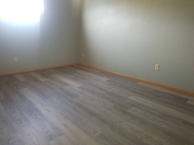 Building Photo - 200 W St Paul St