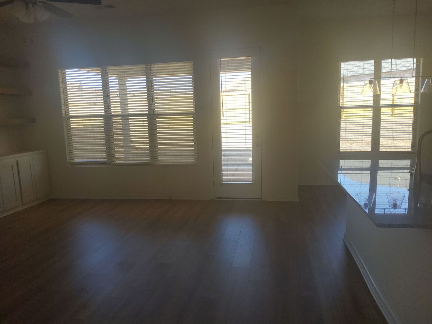 Building Photo - 360 Green Willow Dr