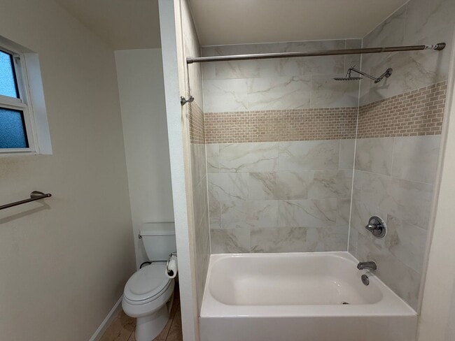 Building Photo - 1630Lynd